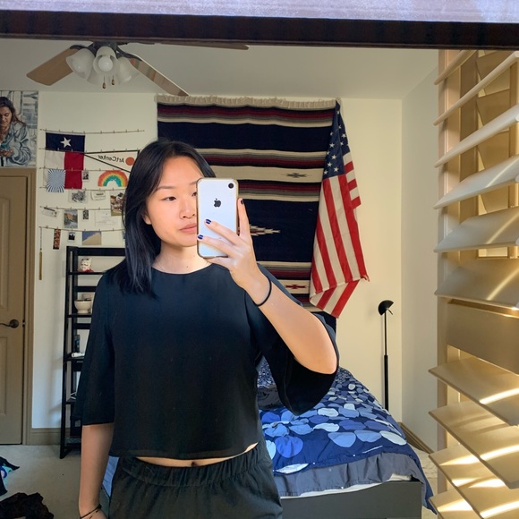 Chic Backless Blouse - Picture 1 of 5